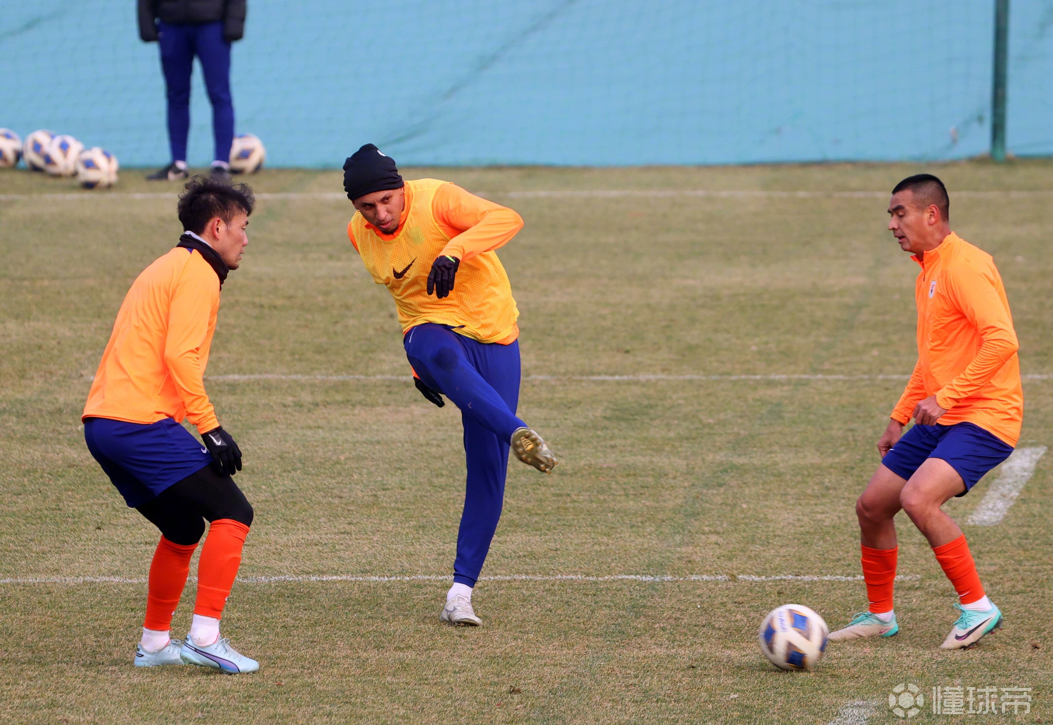 亚冠集结日走向成谜,尤文图斯迎来里程碑,态度坚定,更衣室氛围转暖(世俱杯皇马vs尤文图斯) 亚冠集结日走向成谜,尤文图斯迎来里程碑,态度坚定,更衣室氛围转暖(世俱杯皇马vs尤文图斯)