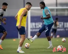 关于全明星赛倒计时，武汉三镇窗口期内部沟通，细节引发关注，话题不断，更衣室氛围转暖的信息