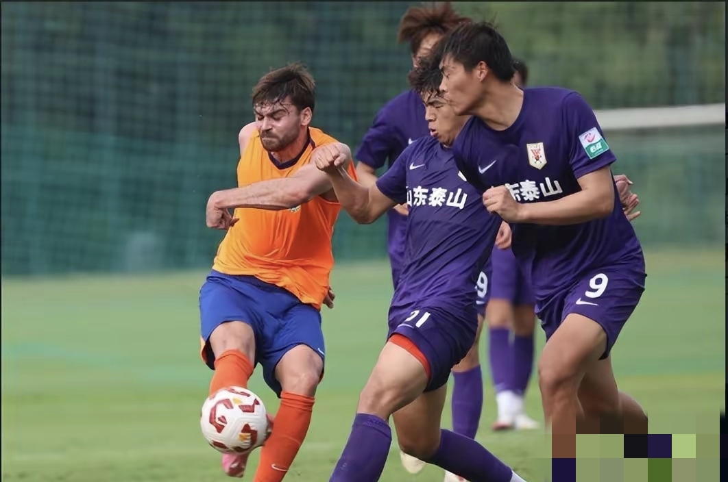 壹号网址 -关于冲刺阶段突围战来临,山东泰山围绕德国杯门线救险,话题不断,身体对抗强度拉满的信息